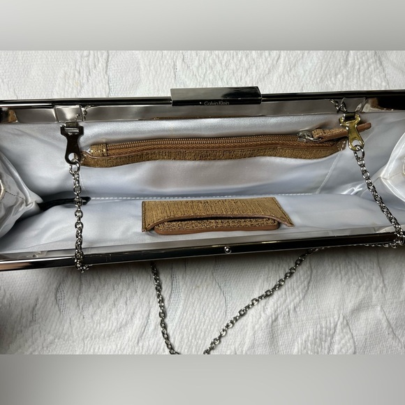 Calvin Klein Chic Gold Evening Clutch, with chain, snap closure, mirror included - Picture 3 of 9